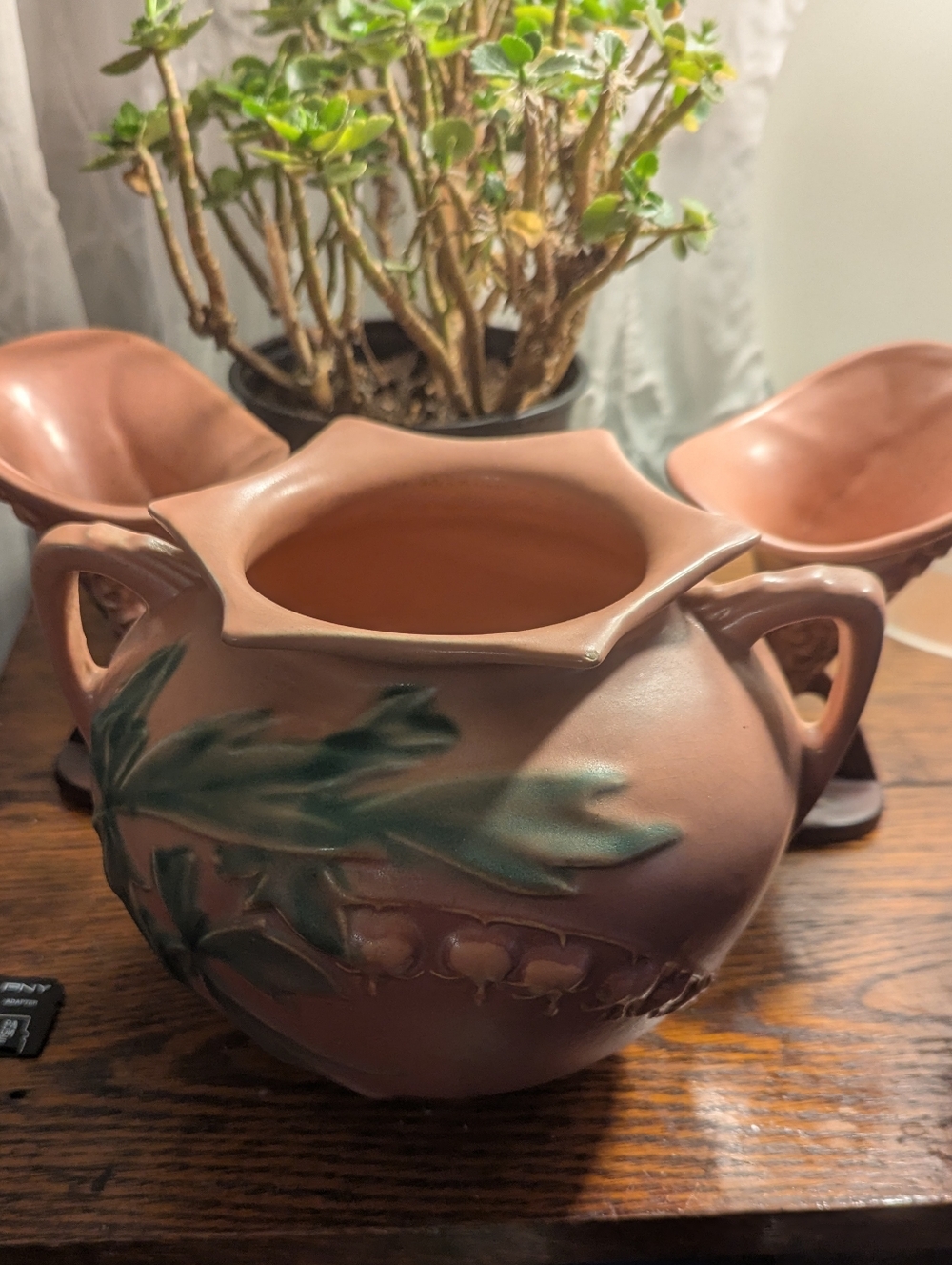 Roseville Bleeding Heart Pink 4 Piece Set Jardiniere 2 Bud Vases 1 Tray